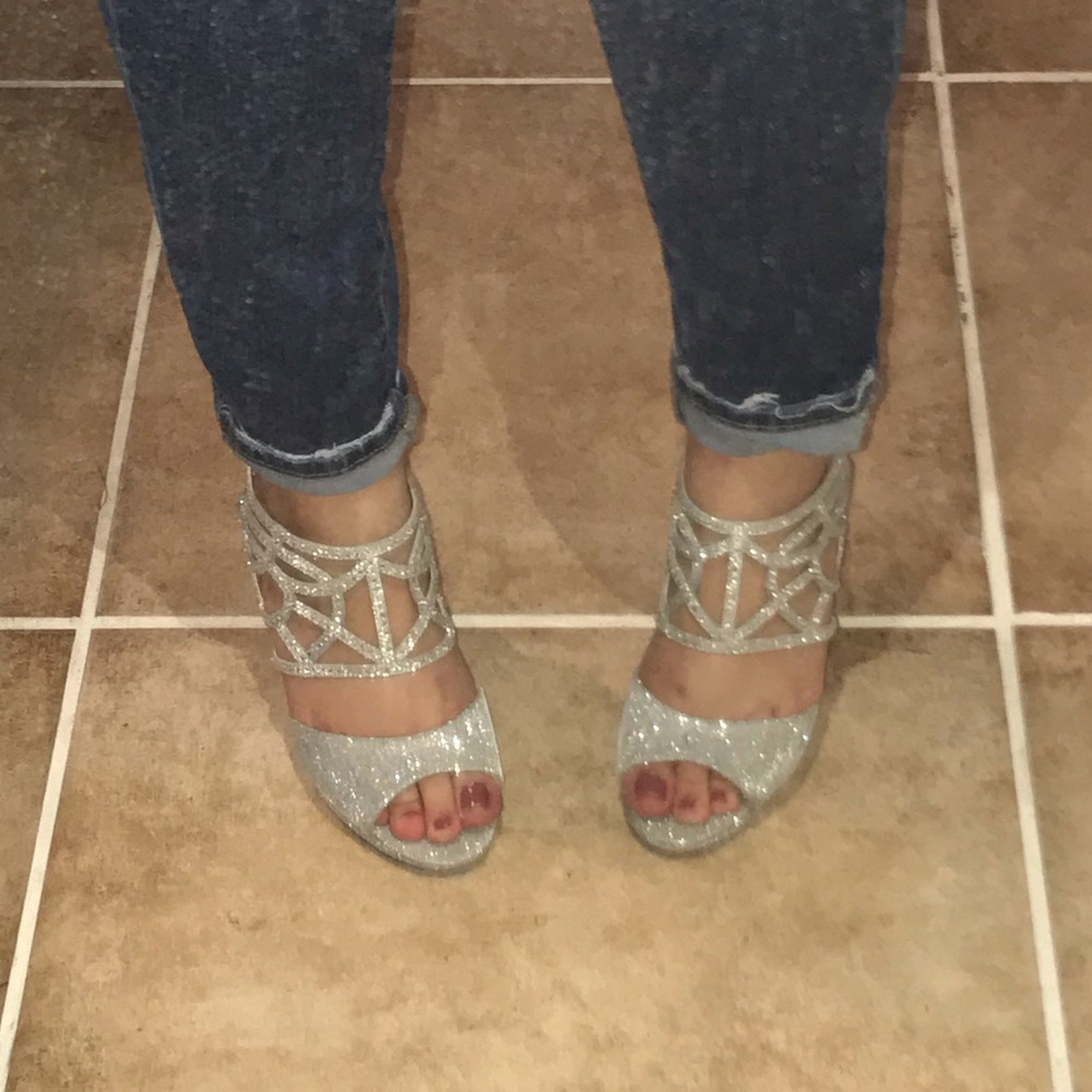 Heels - Picture 3 of 6
